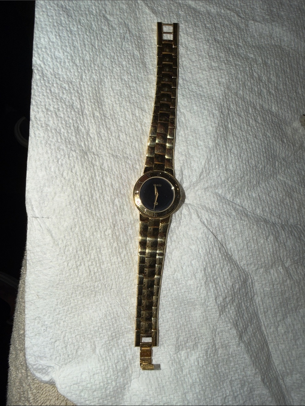 Gucci Gold-Tone Link Bracelet Watch with Black Dial real needs battery no box - Picture 4 of 14